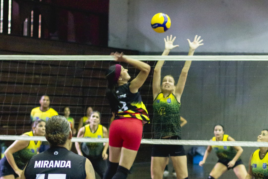 Actividad deportiva gremial en cancha