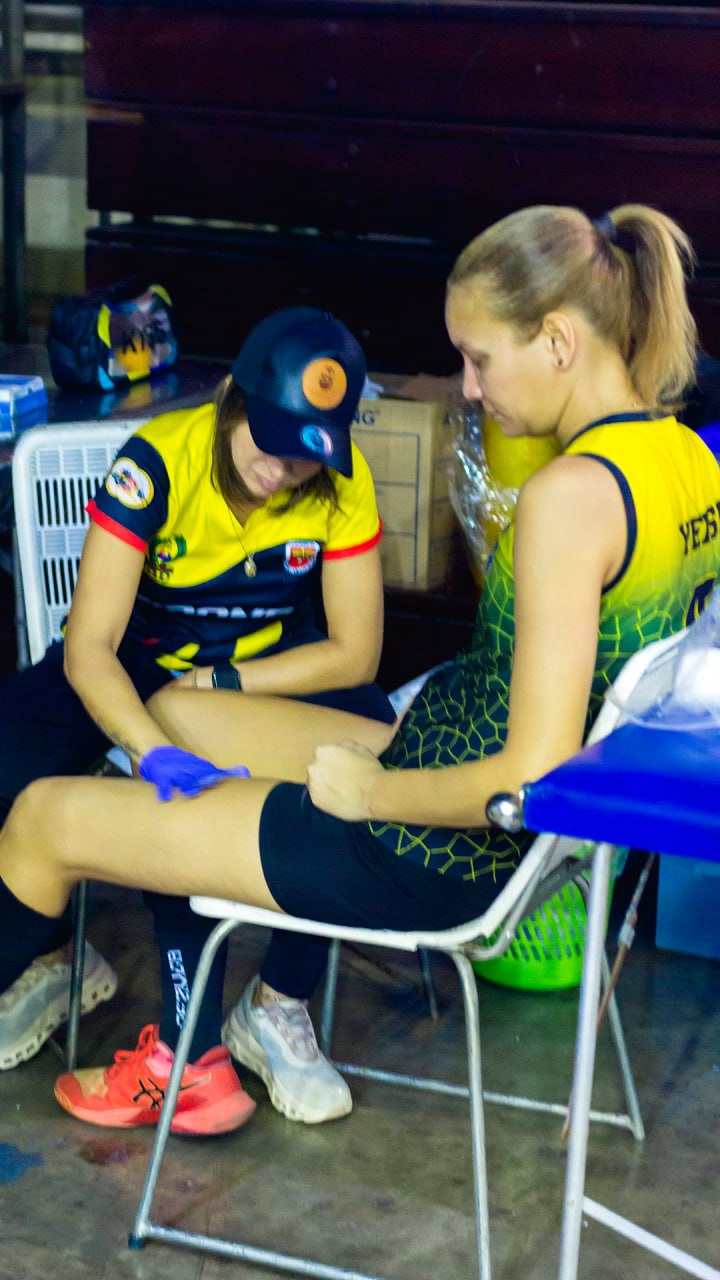 Atención de fisioterapia durante una jornada deportiva
